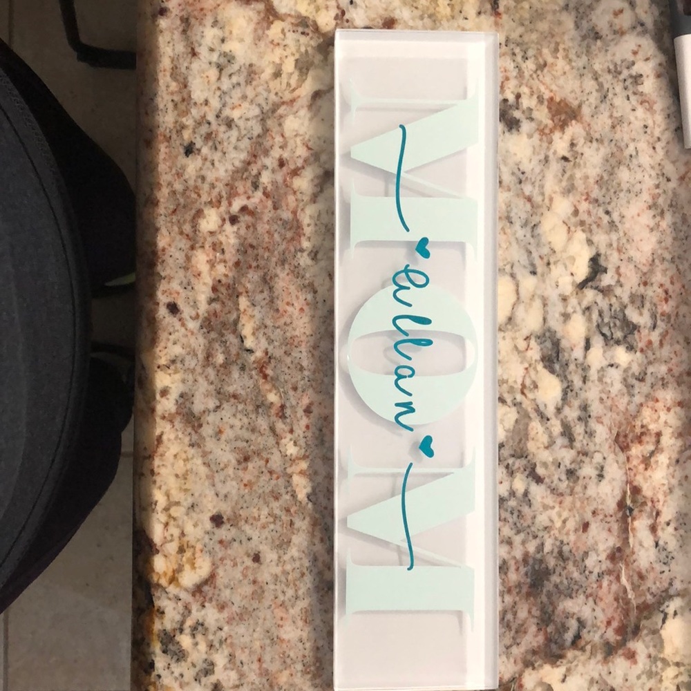 Personalized Tile up to 3 names included with MOM.